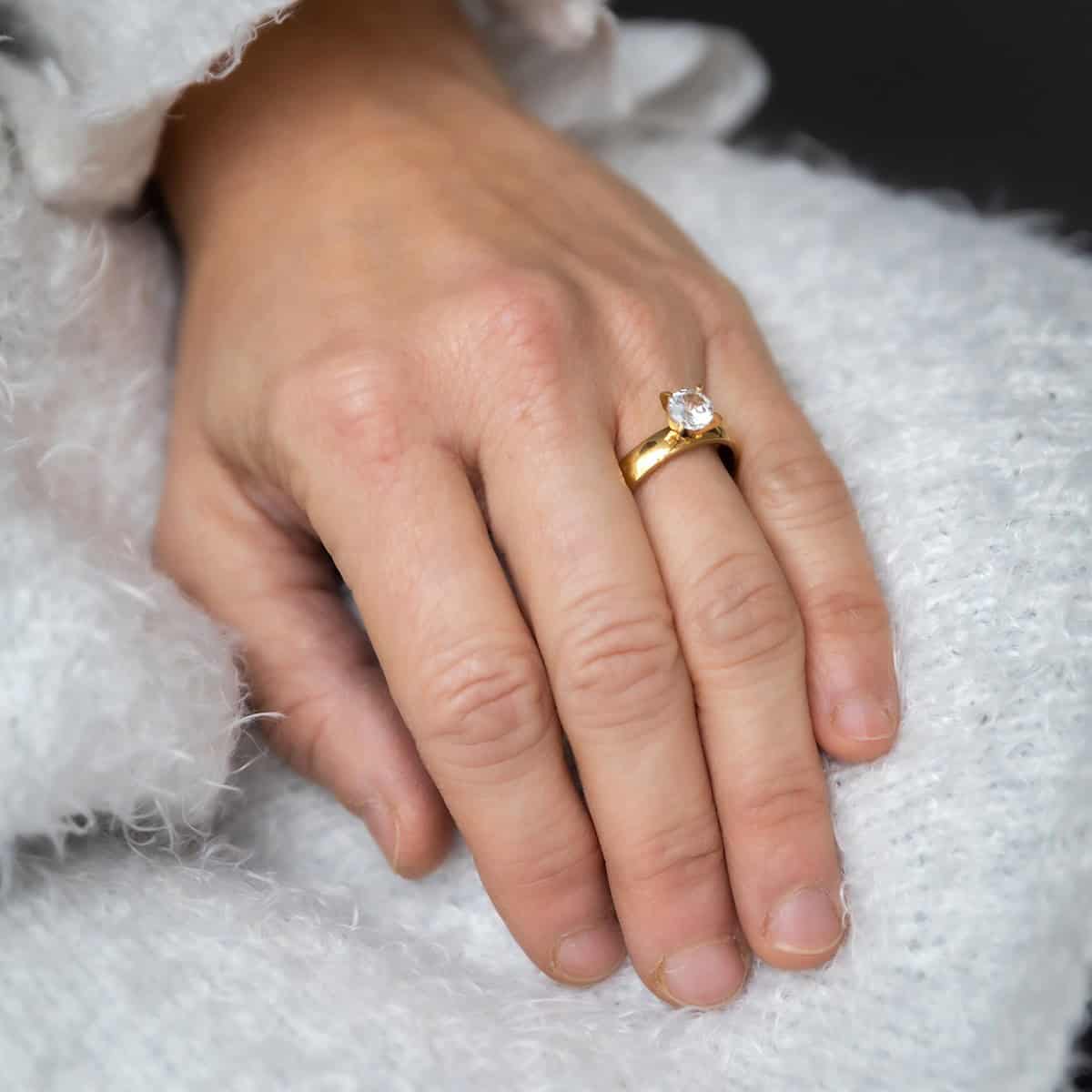 Bague Femme Acier Doré Solitaire DIAMELA