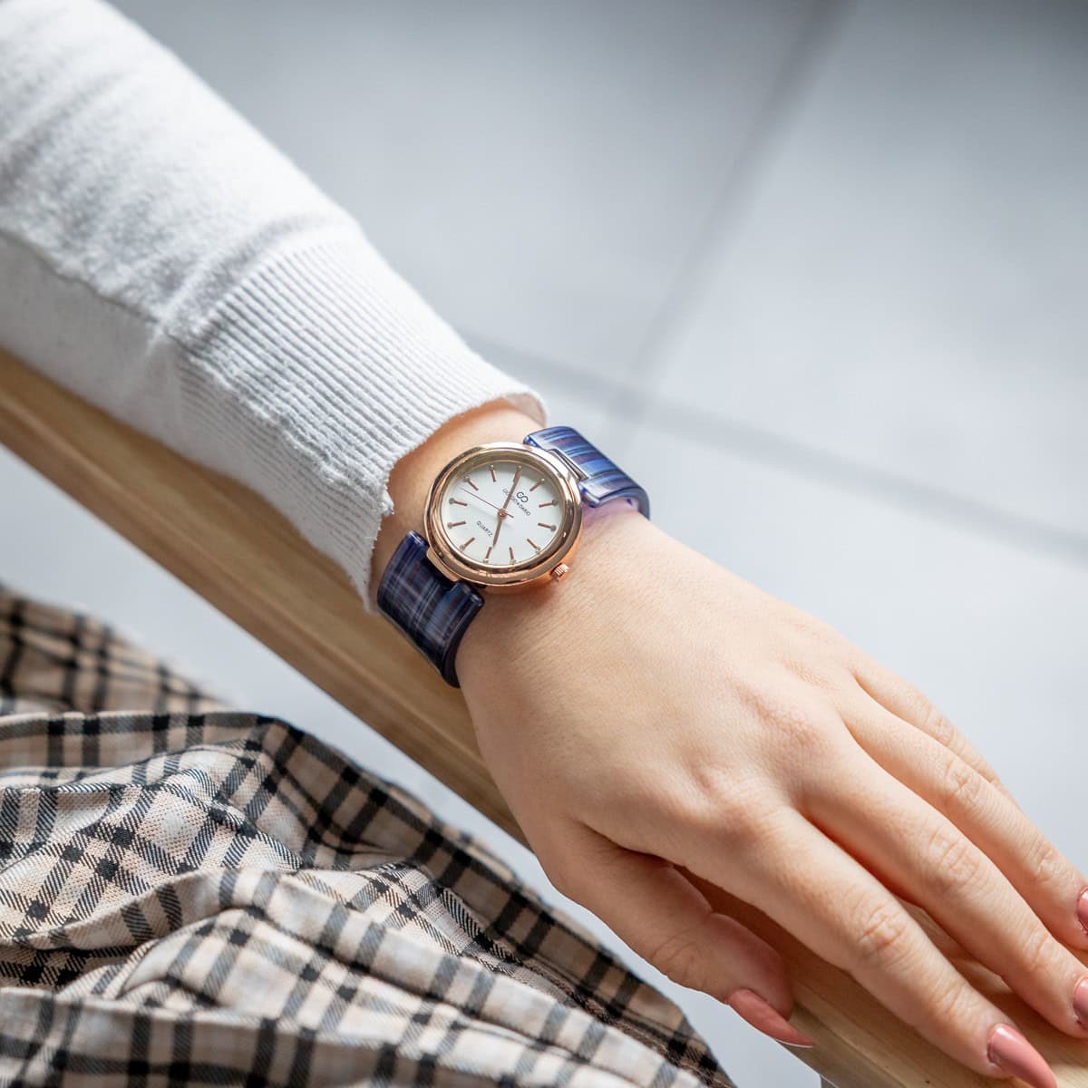 Belle Montre Femme Métal et Plastique Strass GIORGIO