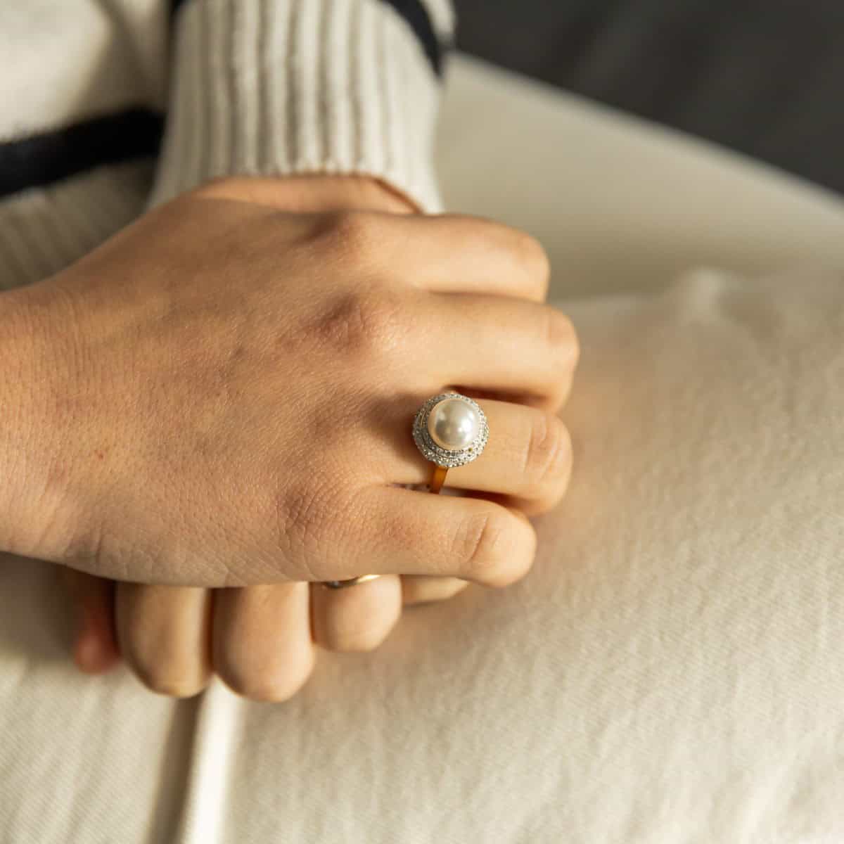 Bague Tendance Femme Acier Doré avec Perle Ornée Zirconium