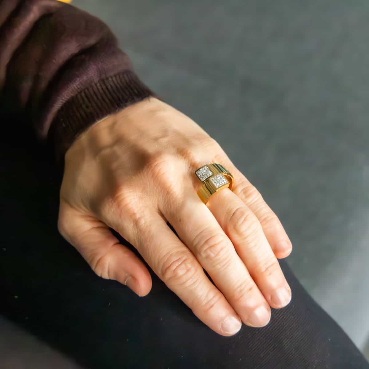 Bague Femme en Métal Doré Ornée avec Zirconium