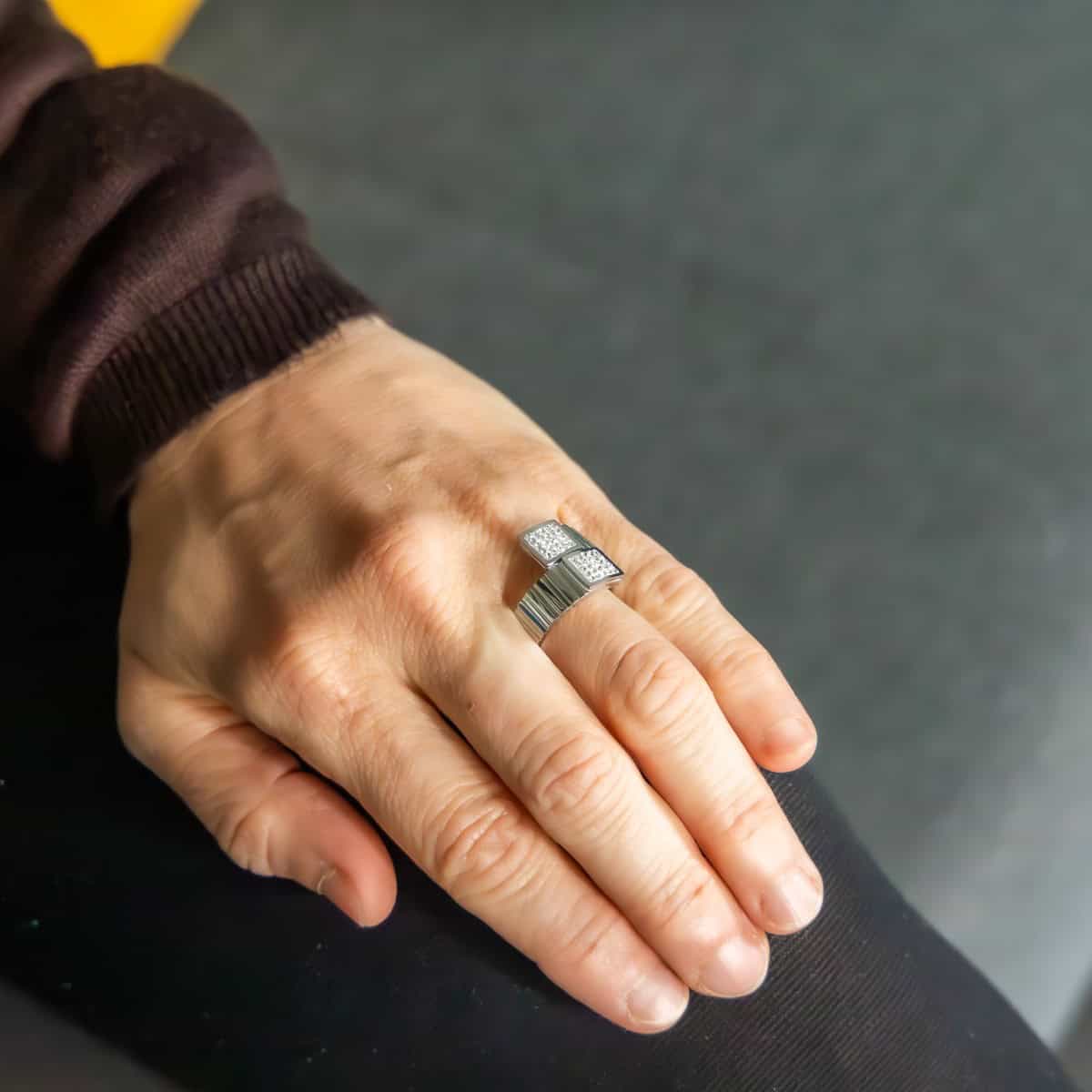 Sublime Bague Femme Métal Ornée avec Zirconium